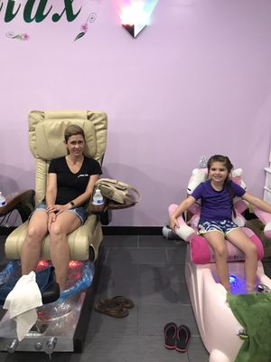 Lily's first time get the pedicure