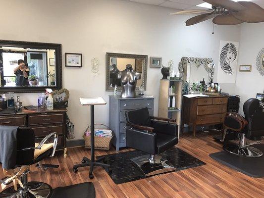 Van Maren Barber & Beauty Salon