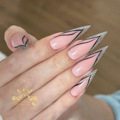 stiletto nail