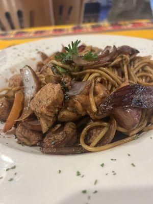 Tallarin Saltado De Pollo