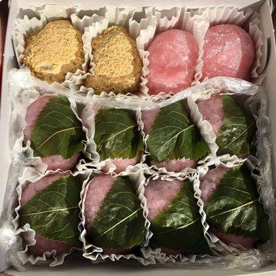 Top left: Kinako mochi Top right: pink mochi Bottom: Sakura mochi (special mochi for Japanese girls day.. only on March 3rd!)