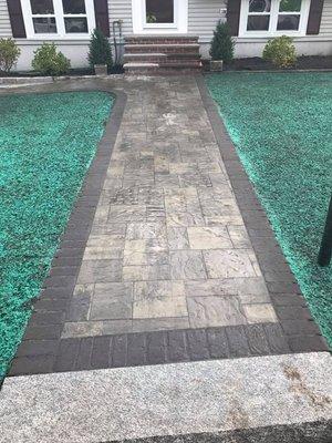 Belgard Walkway with Charcoal Boarder