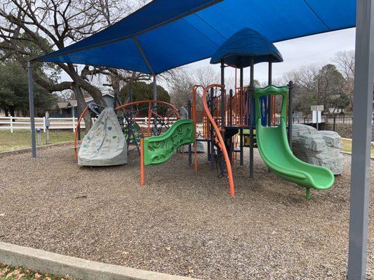 Park play structure