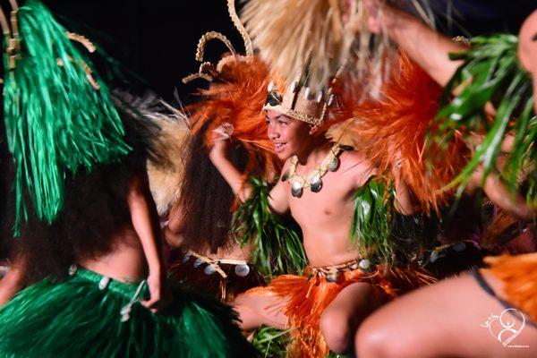 Nonosina Tāne dancer on Toata stage (Tahiti)