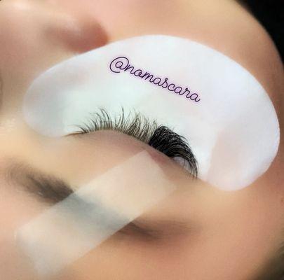 Eyelash extensions by Nomascara