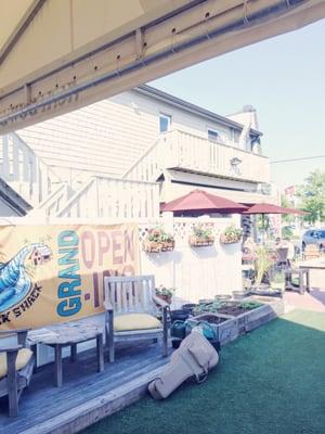 Lots of outdoor seating (and a garden)