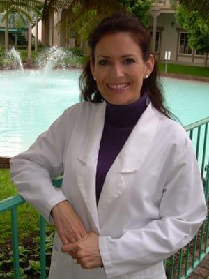 Dr. Leslie van Deusen, D.C.