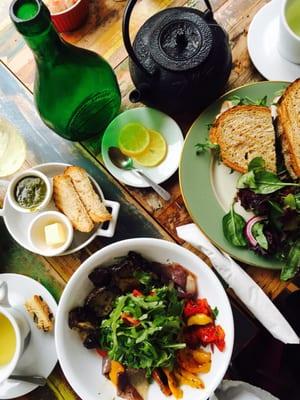 Antipasti salad, turkey & swiss sandwich, and 2 pots of tea.