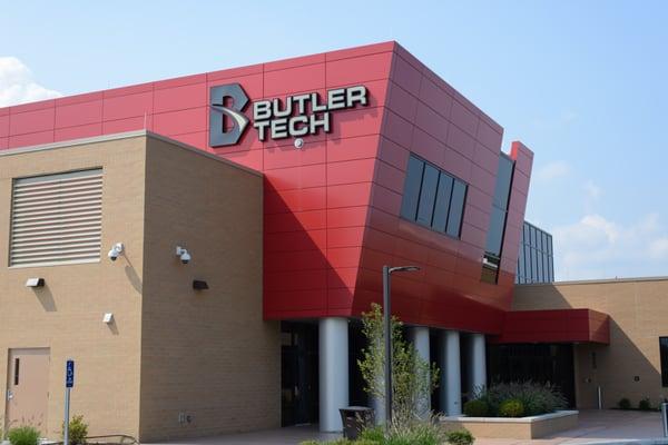 The Butler Tech Bioscience Center in West Chester has high school programs in biomedical science, dental, exercise science & health tech.