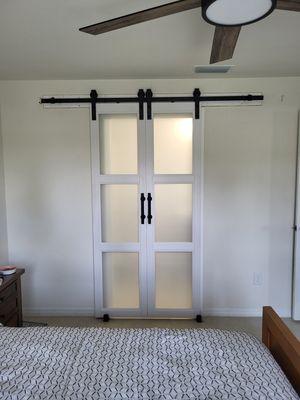 Sliding room door