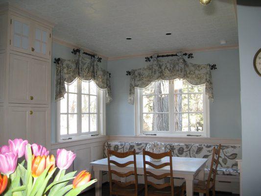 raised oxford valance