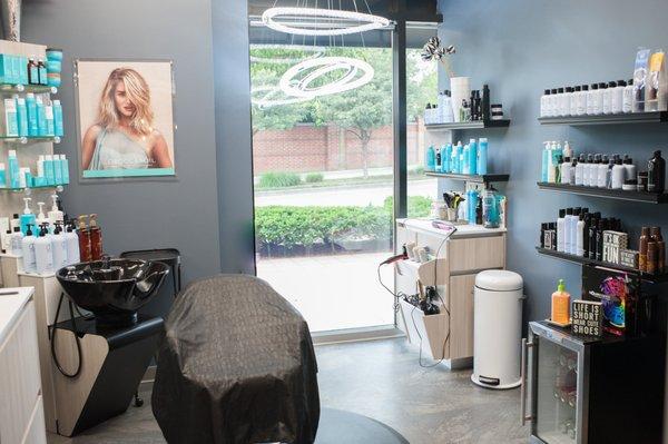 Sola Salon Studios - Champaign Commons