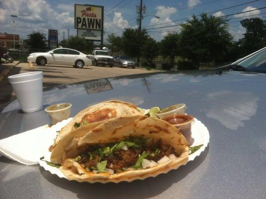 Tasty tacos al pastor at Tacos El Aragon taco truck.