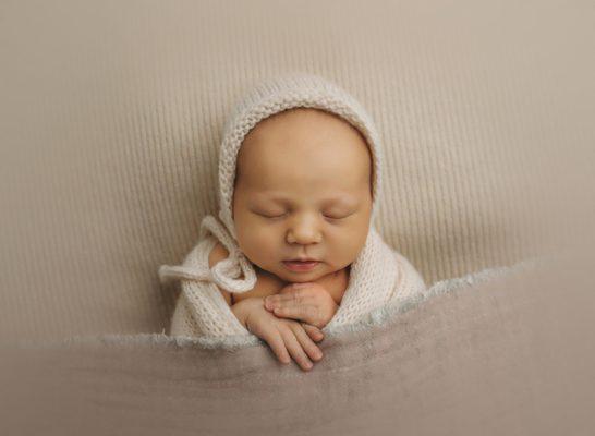 Newborn portrait by Icarus Photography