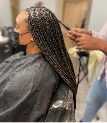 Knotless braids