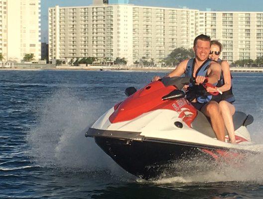 Call to reserve the best jetski tour in Miami, You will tour the famous star island homes & have a chance to see famous Miami sandbars.