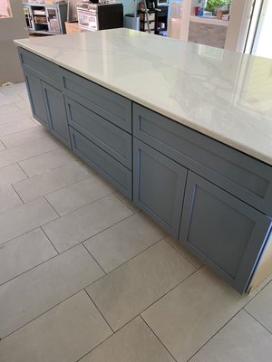 Kitchen Island Quartz countertop