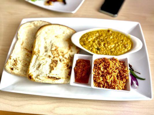 Toast paan with curries