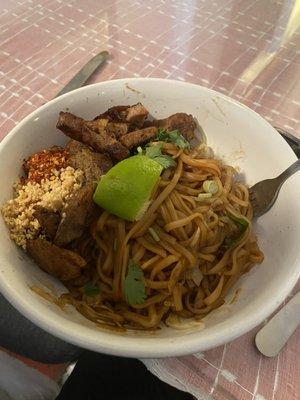 Mee Hang Moo w Garlic Braised Pork