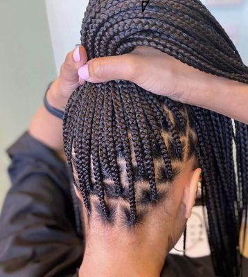 Knotless braids