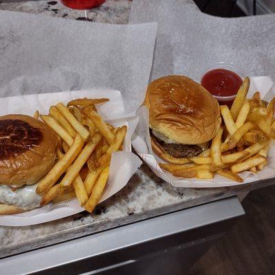 Cheeseburger with fries