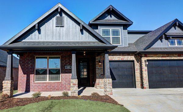 Craftsman Style homes available with amazing amenity packages to choose from at Diamond Estates and Maple Estates.