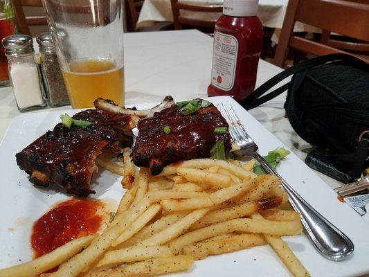 Ribs and fries were outstanding.