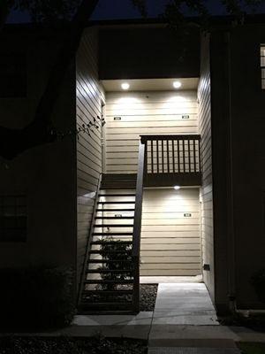 LED breezeway lighting