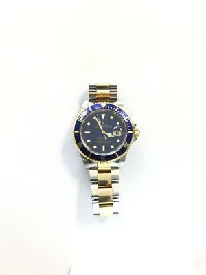 Go to our web site hundreds of Rolex watches for sale.