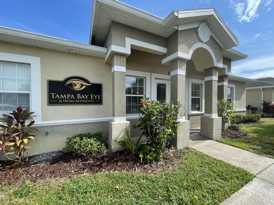 Board Certified Ophthalmologist in Lutz, FL.