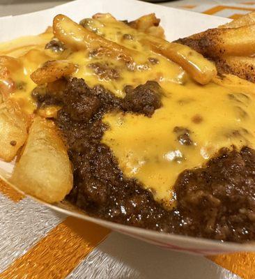 Chili cheese fries