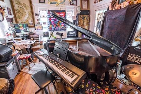 Gina Martinelli's Art & Music Studios