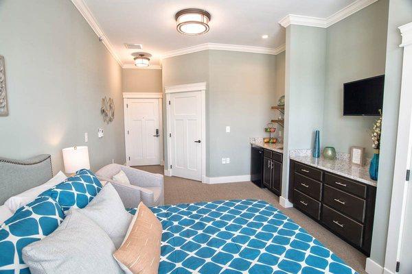 Dominion Senior Living of Florence | bedroom