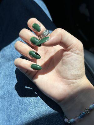 green nails