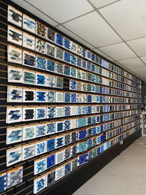 A wall of pool tile