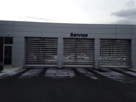 Service department with super automatic doors as soon as u pull up it shoots right up for you