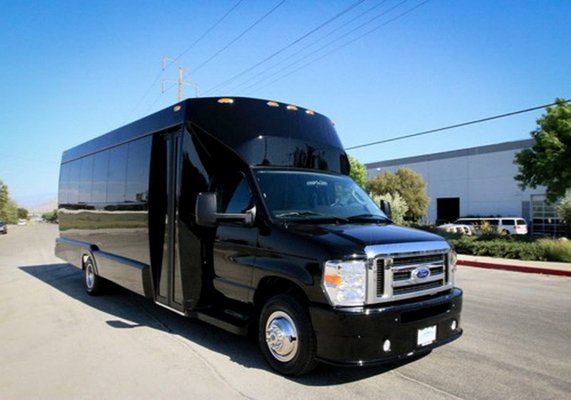 The 312 Limo - 22 Passenger Limo Bus black https://www.the312limo.com/limo-bus/