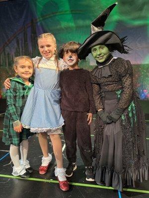 The cast of the Elementary The Wonderful Wizard of Oz