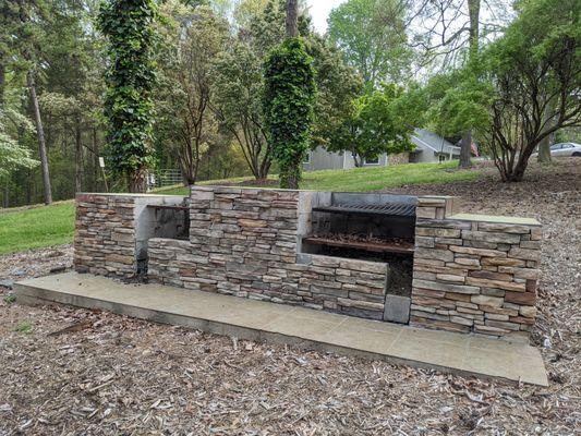 Grills at Pitcairn Park, Tega Cay