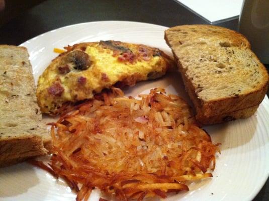 Omelet with Hashbrowns and Rye Toast