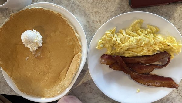 Pancakes are as large as your plate! And the bacon is AMAZING!