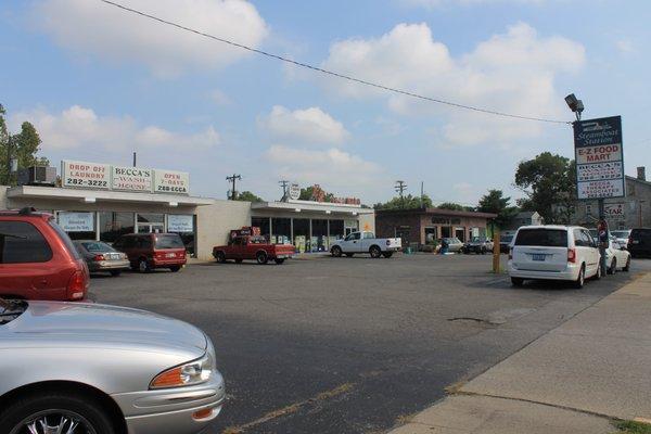 Approach to store from Market Street