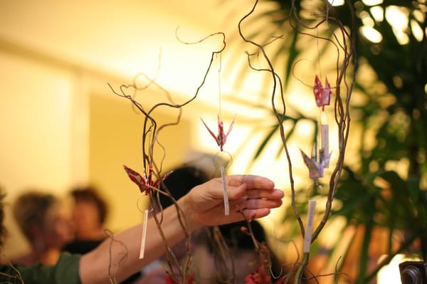 Curly willow arrangement for cranes