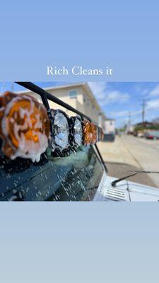 Rich Cleans It