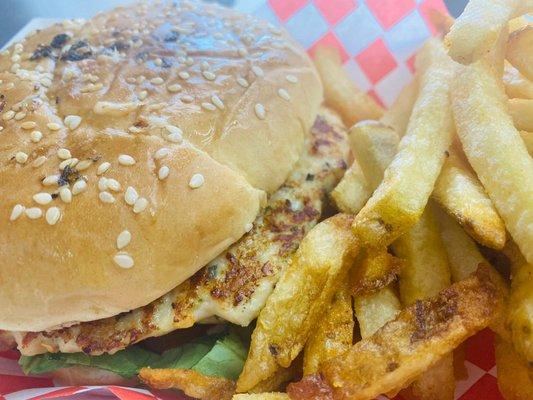 Derek's Chicken Sandwich, chicken breast with lettuce, tomato, onion and avocado.