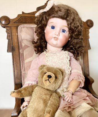 Dr. Toni's Doll Repair & Restoration