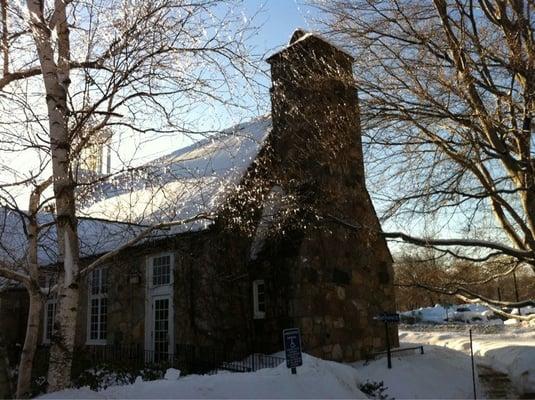 Wellesley Free Library - Hills Branch