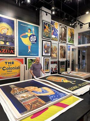 Displaying amazing, historic posters one by one