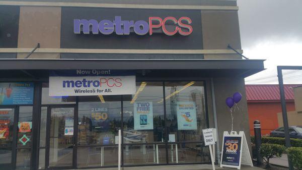 MetroPCS Aurora 130th Store Front