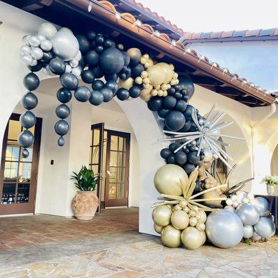 Holiday Party Balloon Garland